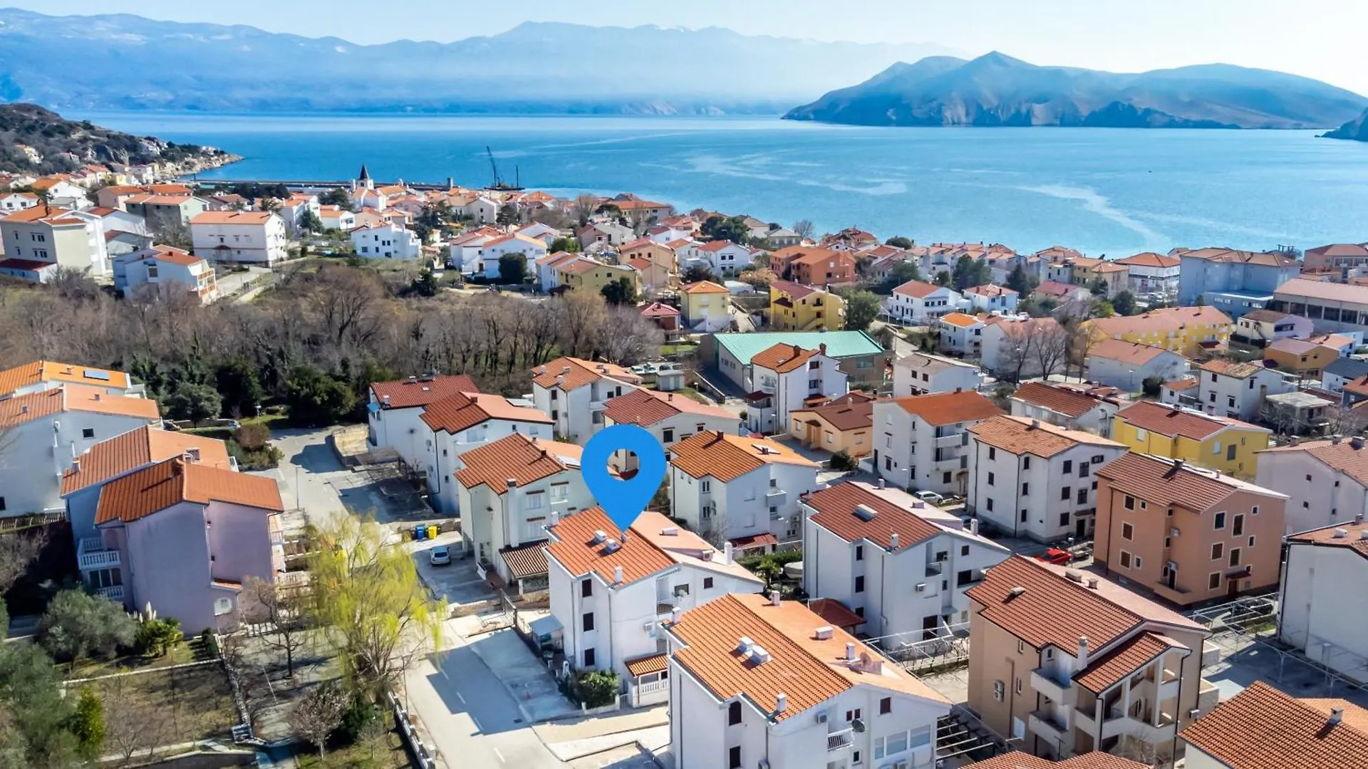 Apartments With A Parking Space Baska, Krk - 22413 0*, Baska (Krk)